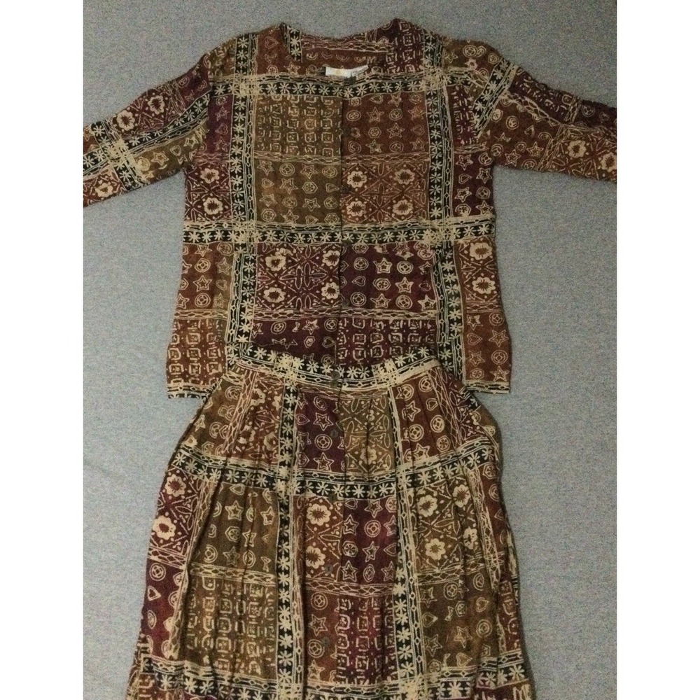 Smithsonian Institution Matching blouse Skirt Set Large buttons tribal